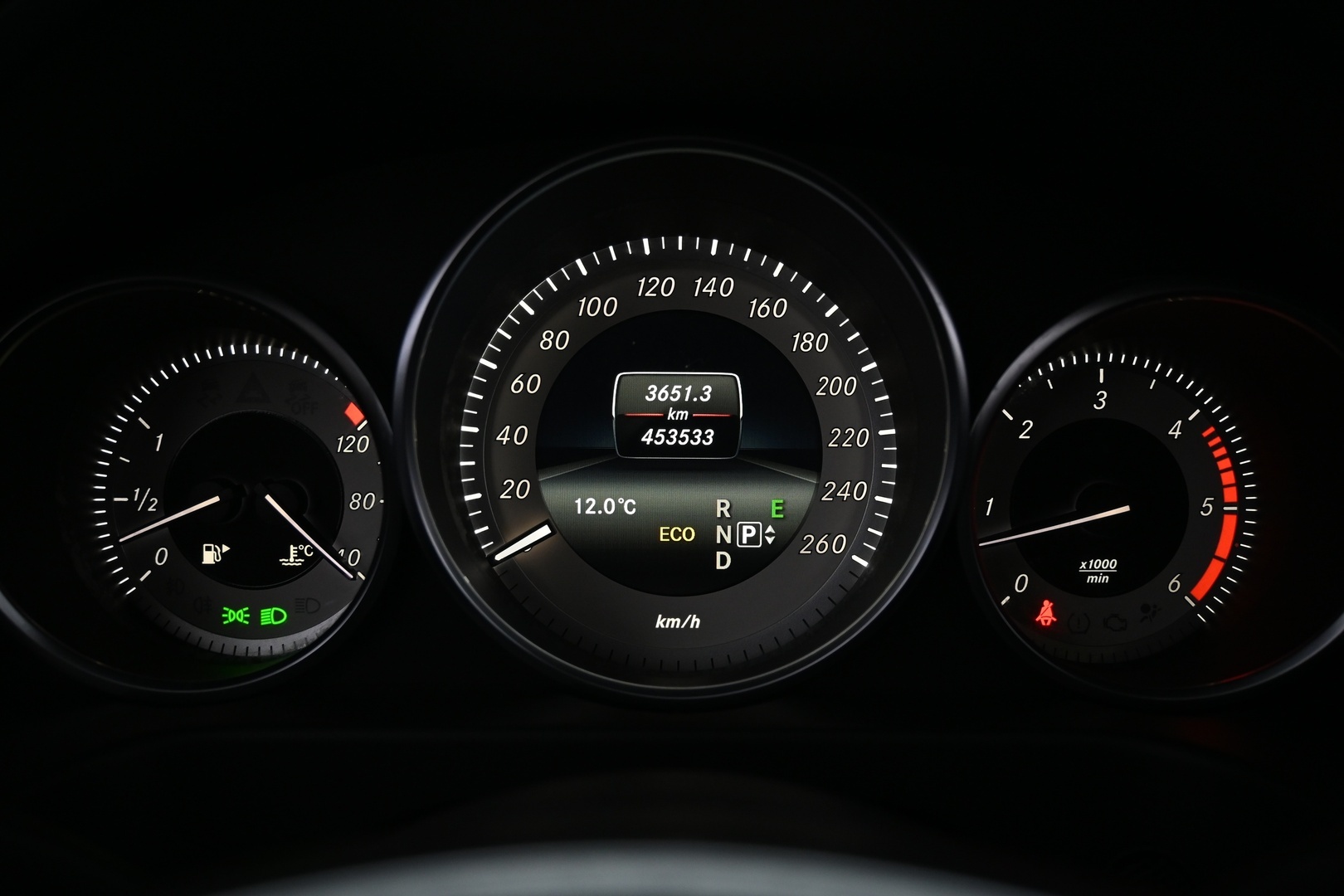 MERCEDES-BENZ E 2015