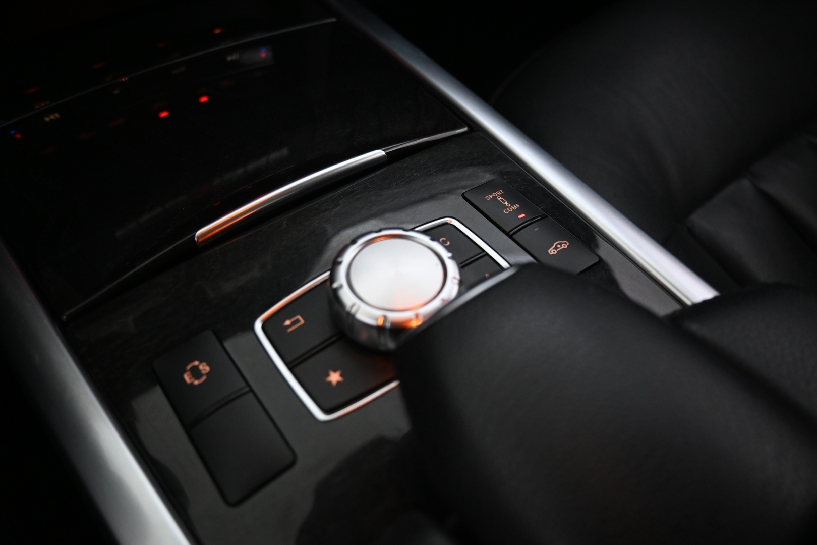 MERCEDES-BENZ E 2015