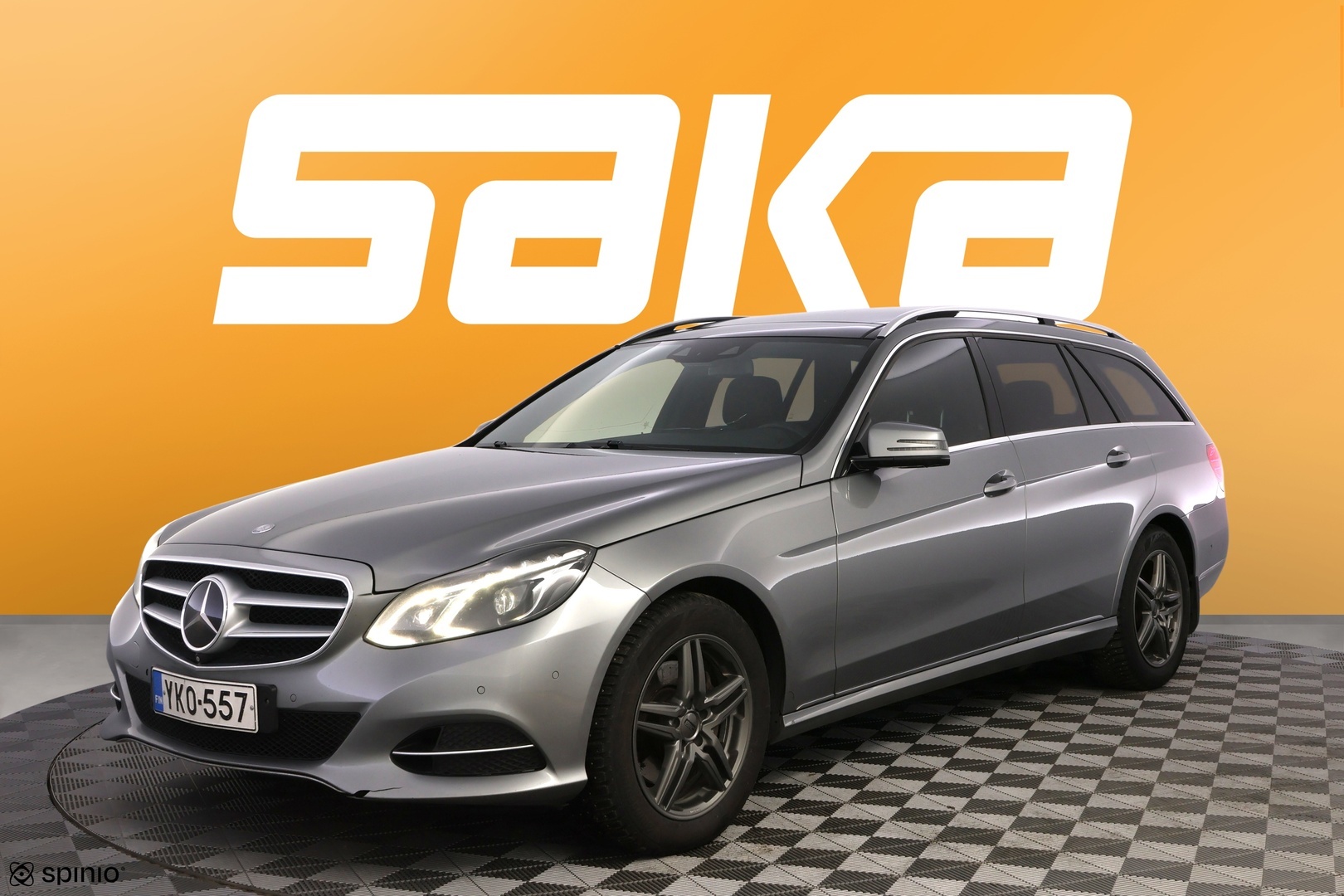 MERCEDES-BENZ E 2015