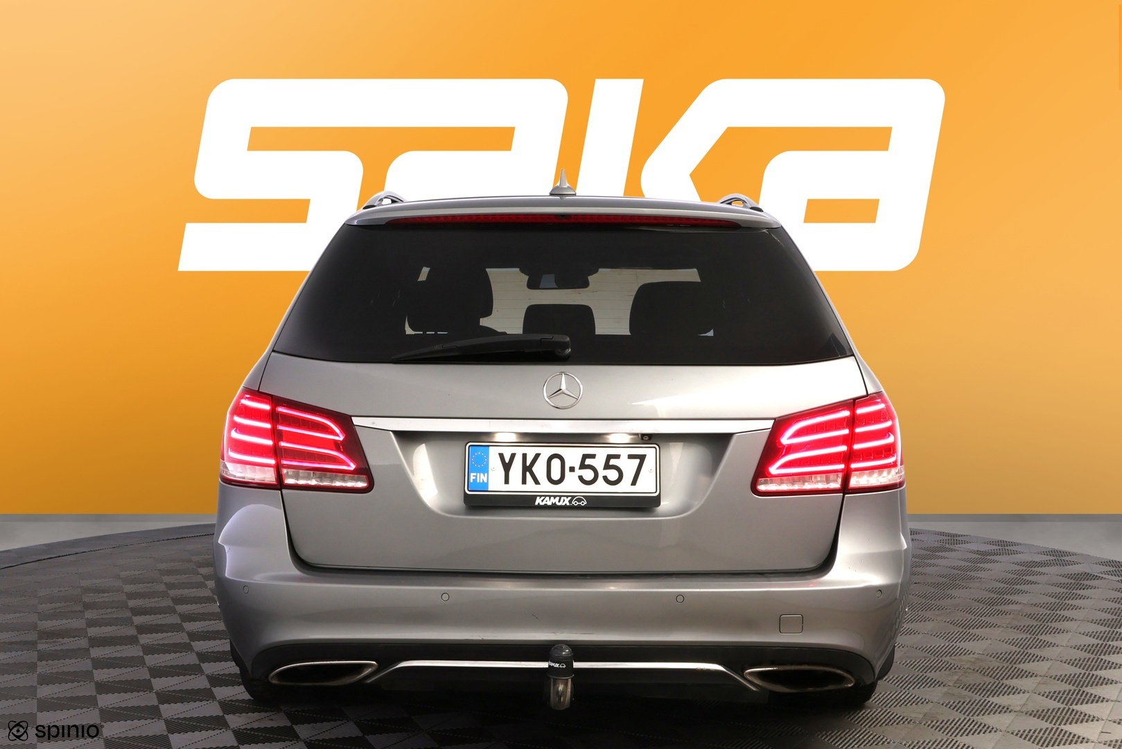 MERCEDES-BENZ E 2015