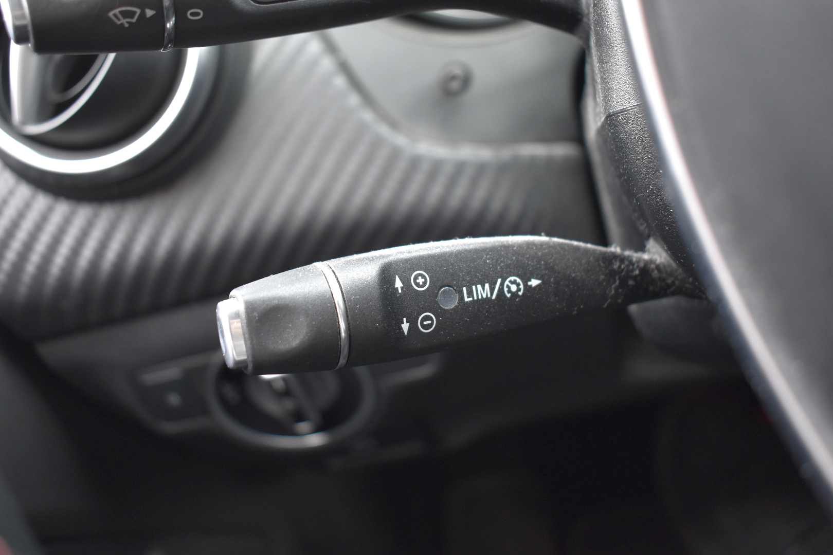 MERCEDES-BENZ A 2016