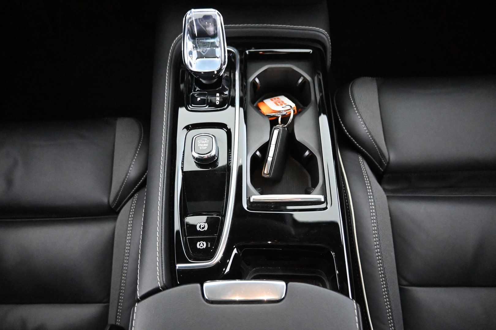 VOLVO V60 2024