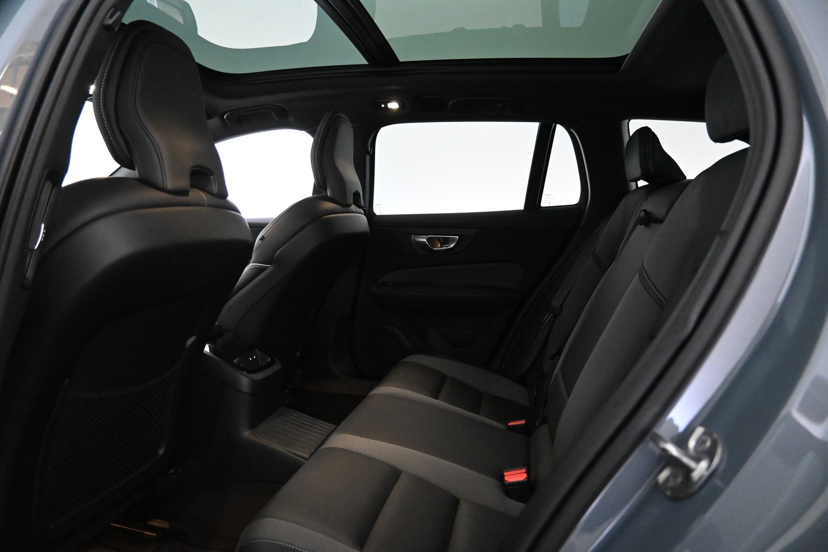 VOLVO V60 2024
