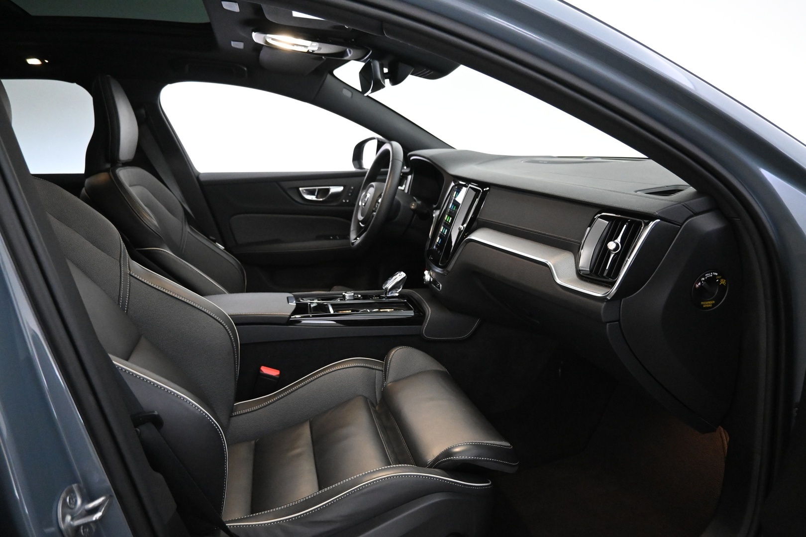 VOLVO V60 2024