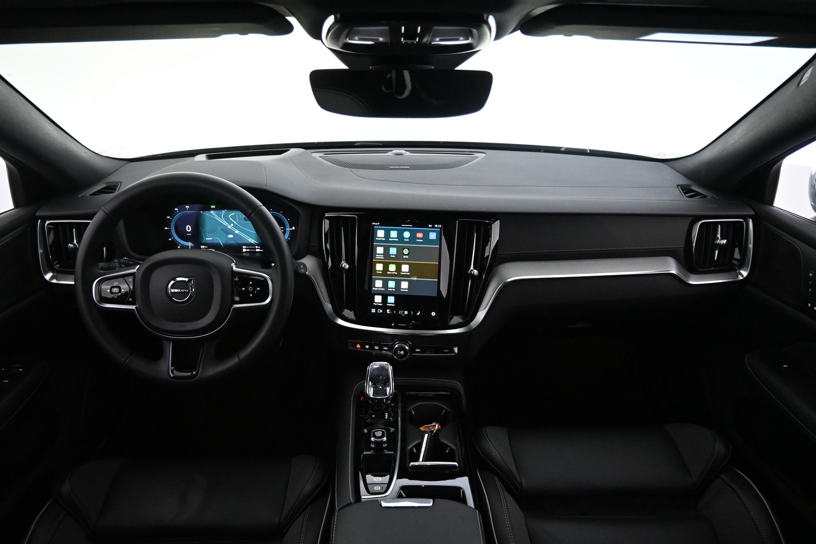 VOLVO V60 2024