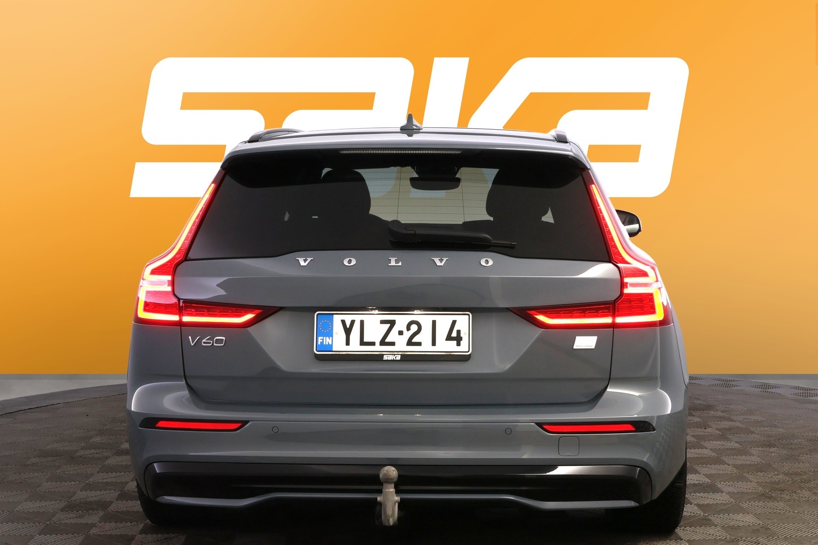 VOLVO V60 2024