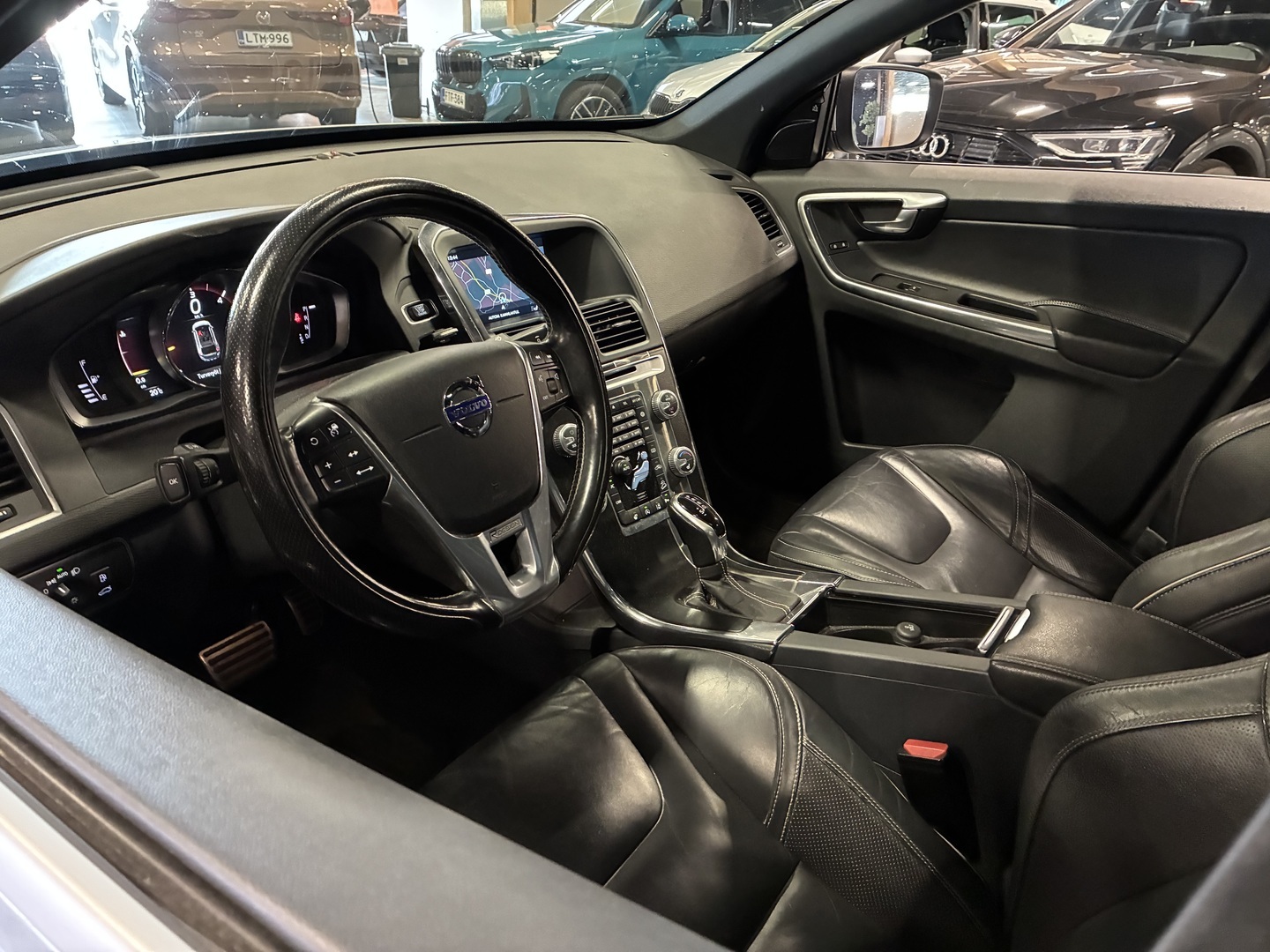 VOLVO XC60 2017