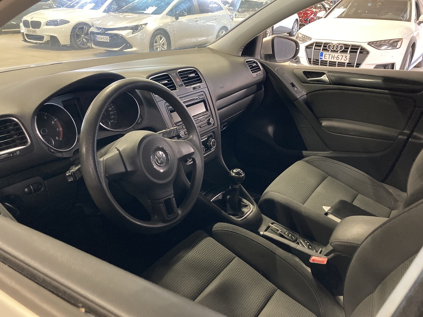 VOLKSWAGEN Golf 2010