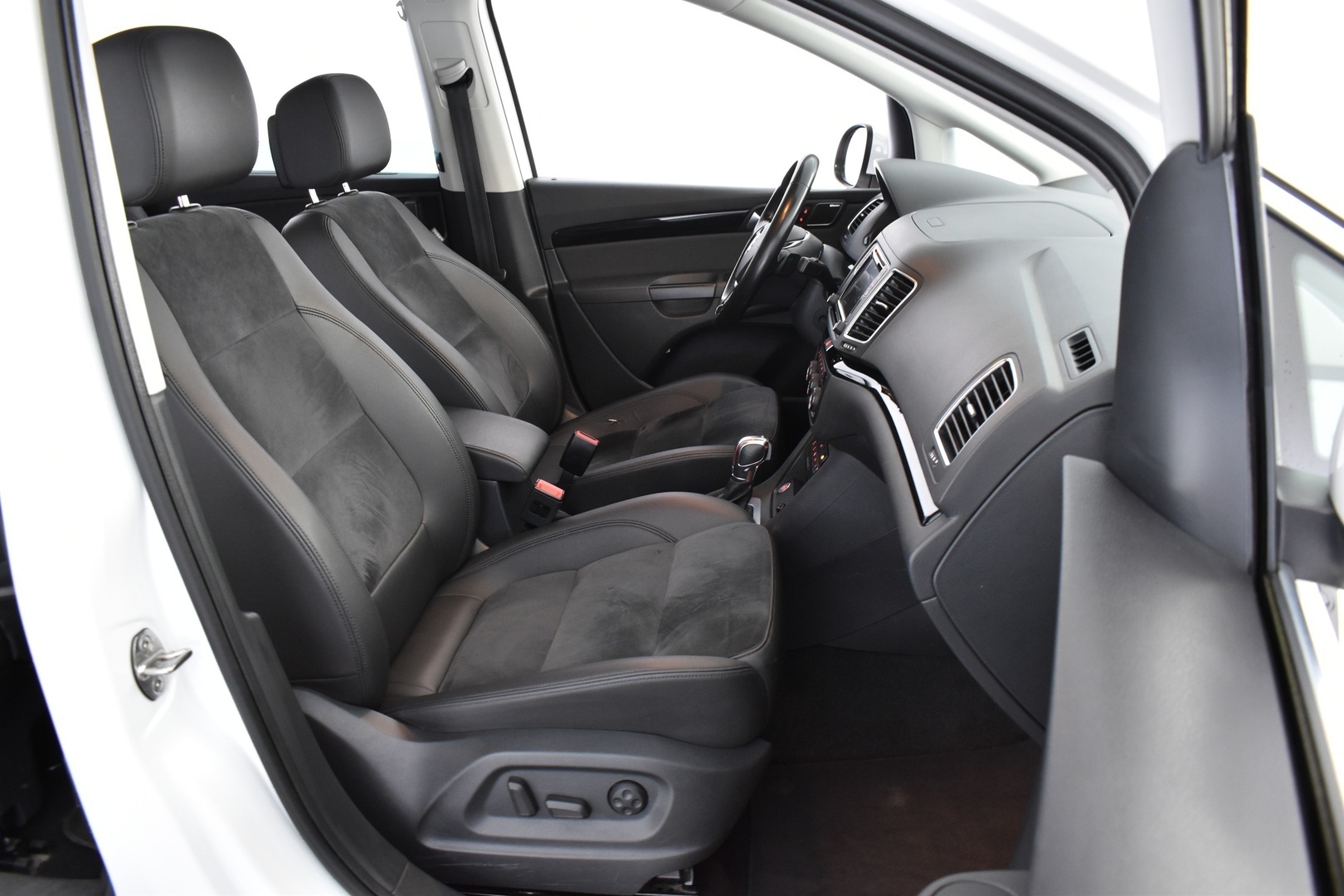 VOLKSWAGEN Sharan 2016