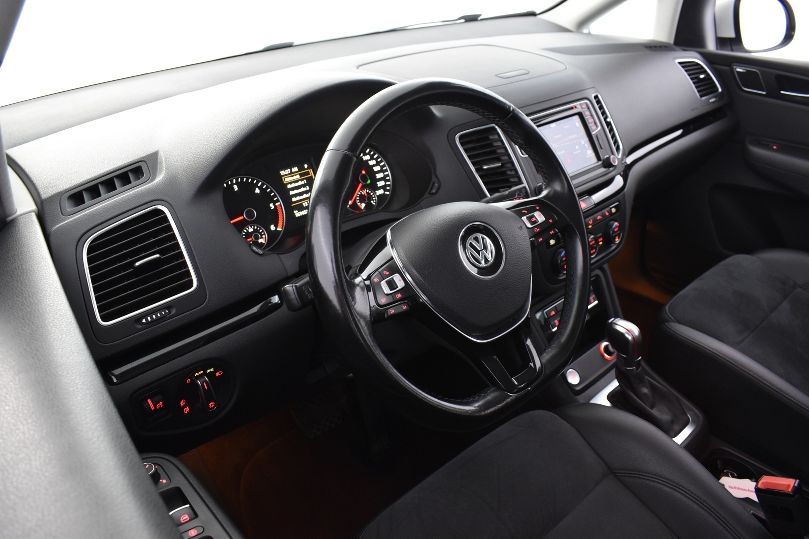 VOLKSWAGEN Sharan 2016