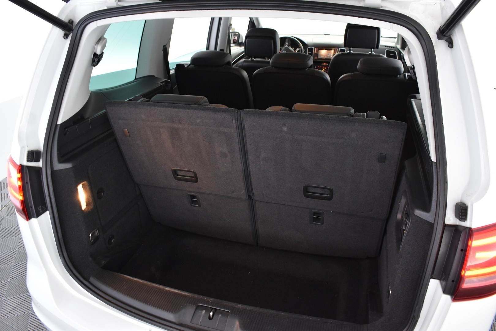 VOLKSWAGEN Sharan 2016