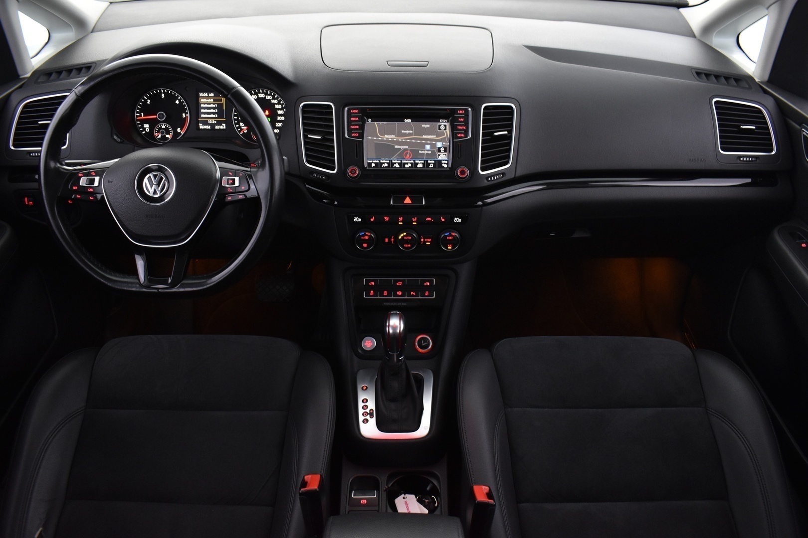 VOLKSWAGEN Sharan 2016