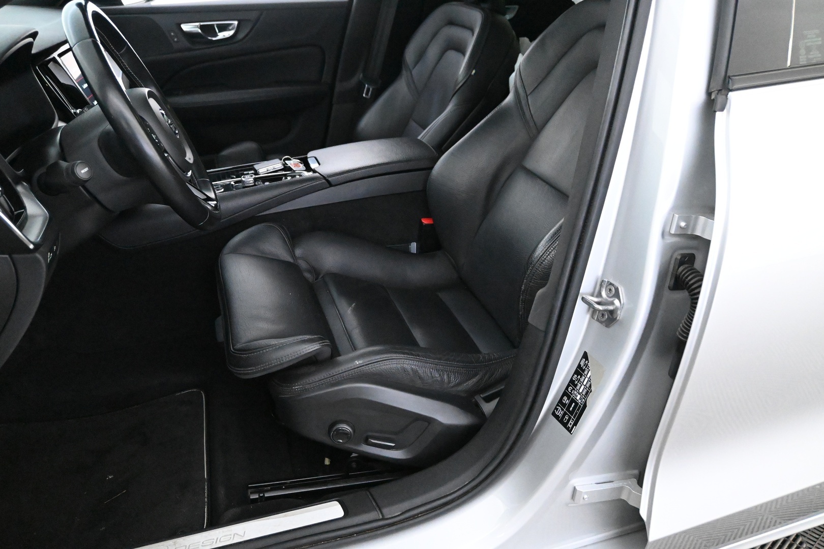 VOLVO V60 2019