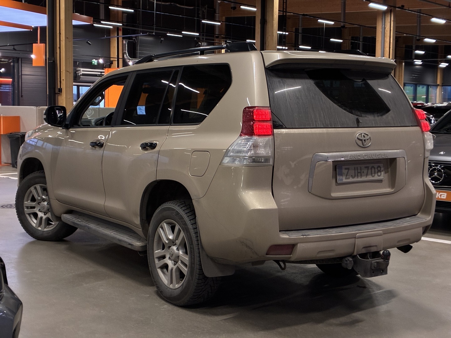 TOYOTA Land Cruiser 2010