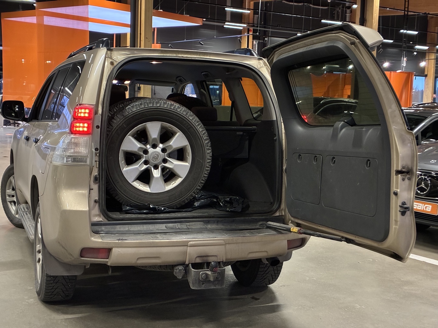 TOYOTA Land Cruiser 2010