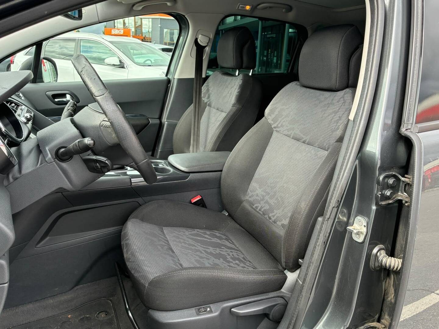 PEUGEOT 3008 2011