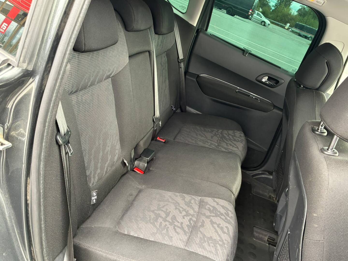 PEUGEOT 3008 2011