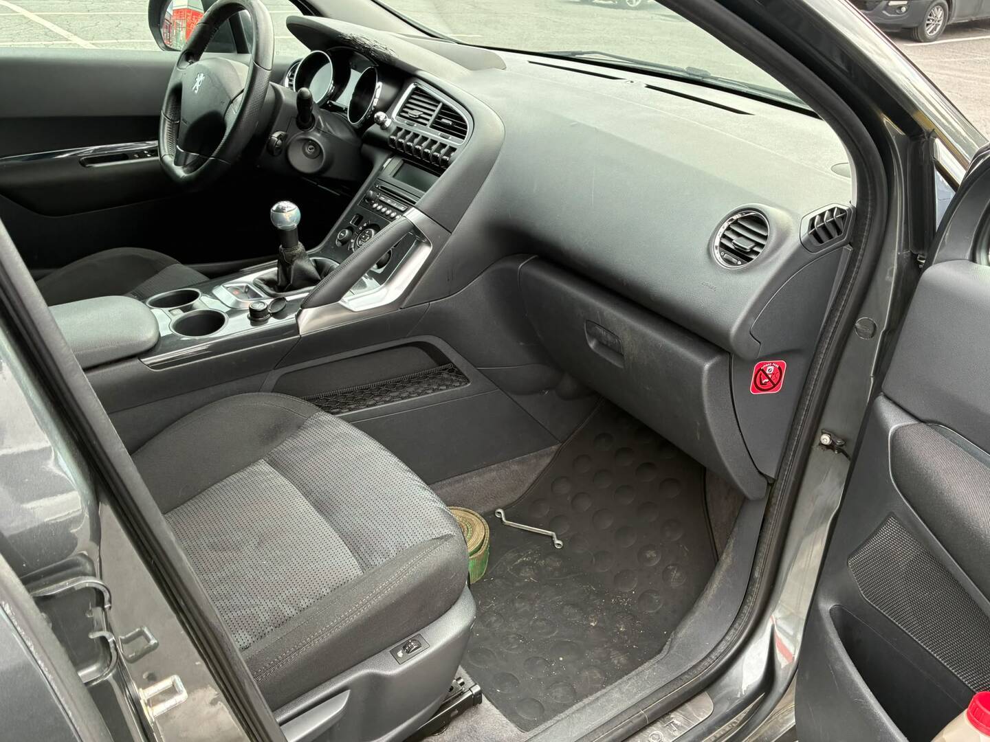 PEUGEOT 3008 2011