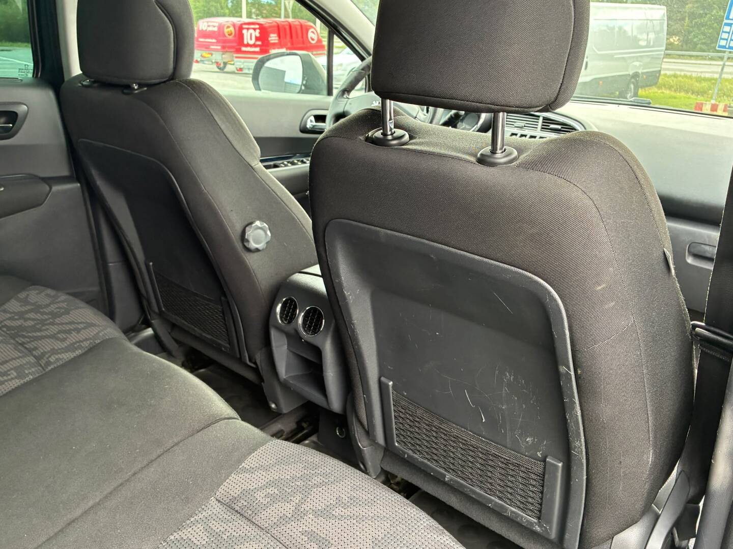 PEUGEOT 3008 2011