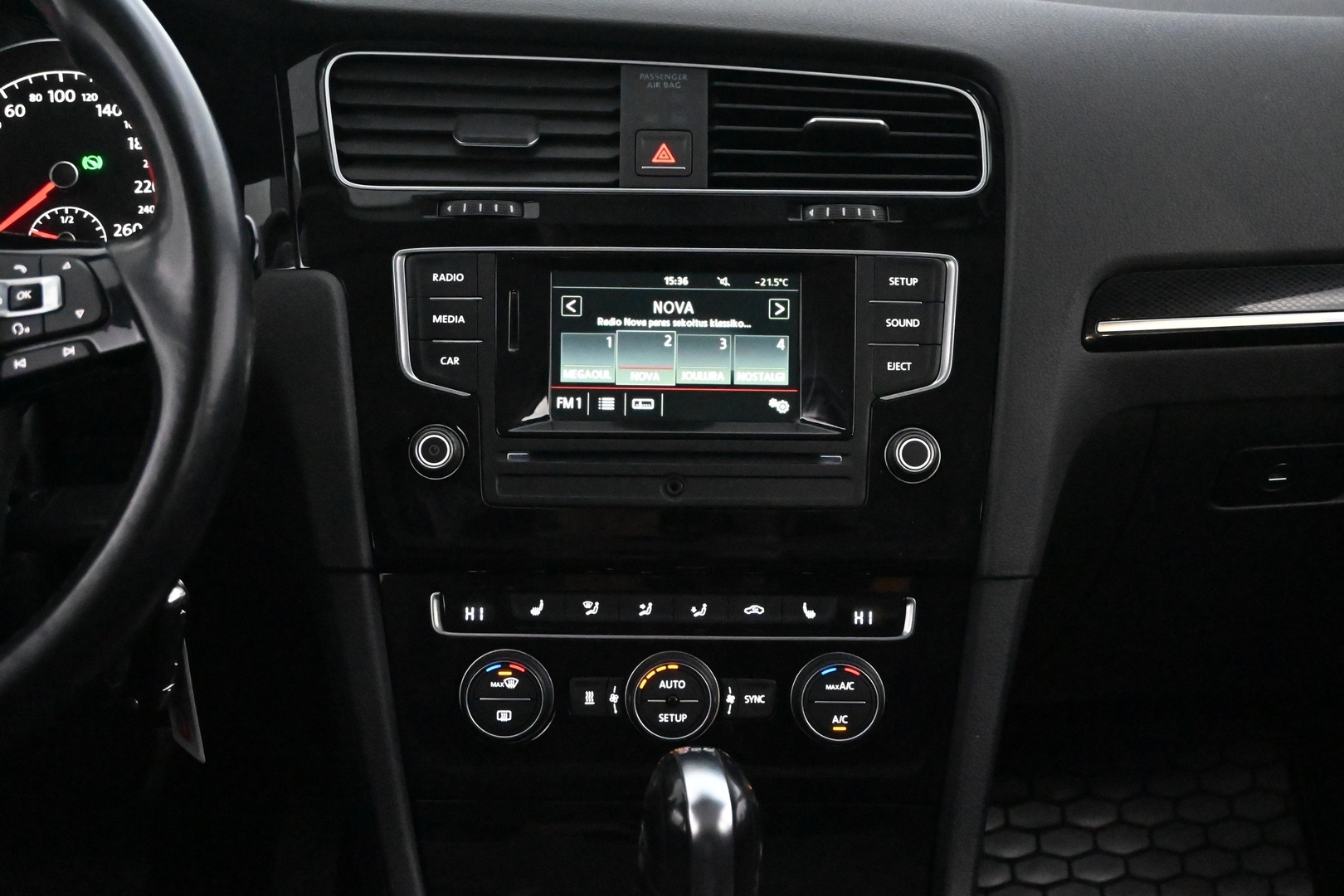 VOLKSWAGEN Golf 2013