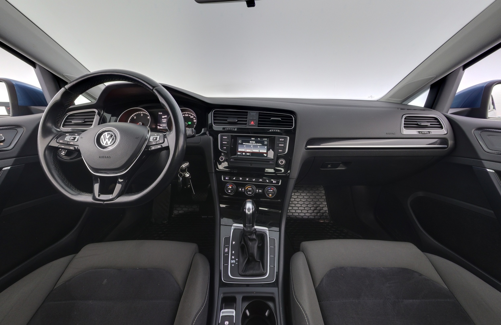 VOLKSWAGEN Golf 2013