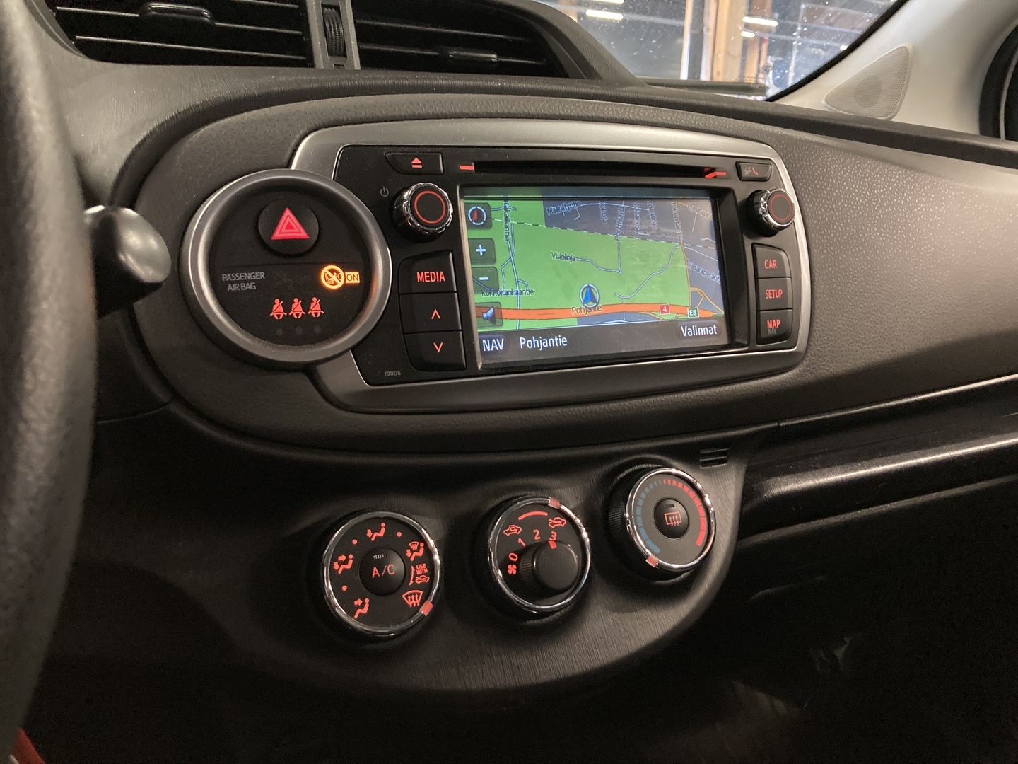 TOYOTA Yaris 2014