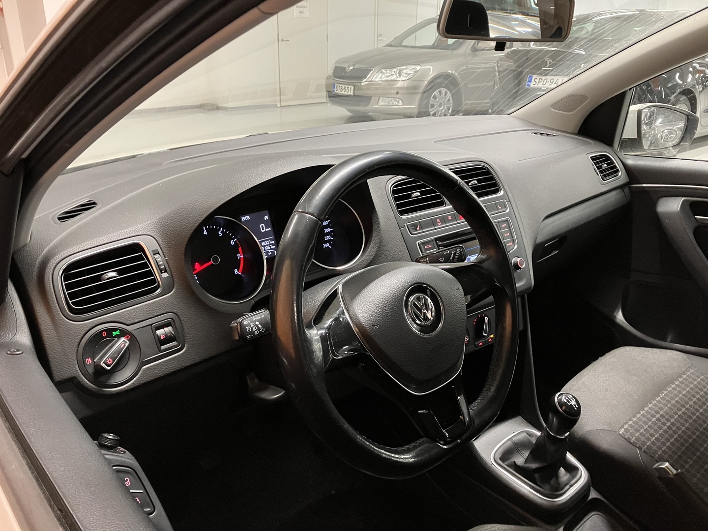 VOLKSWAGEN Polo 2017