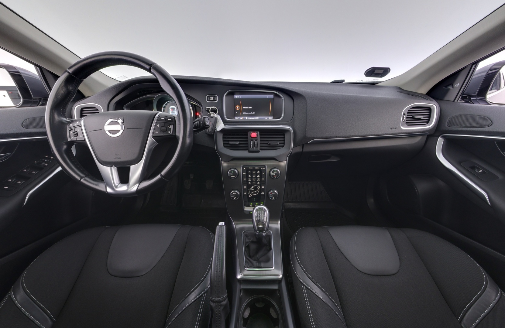VOLVO V40 2013