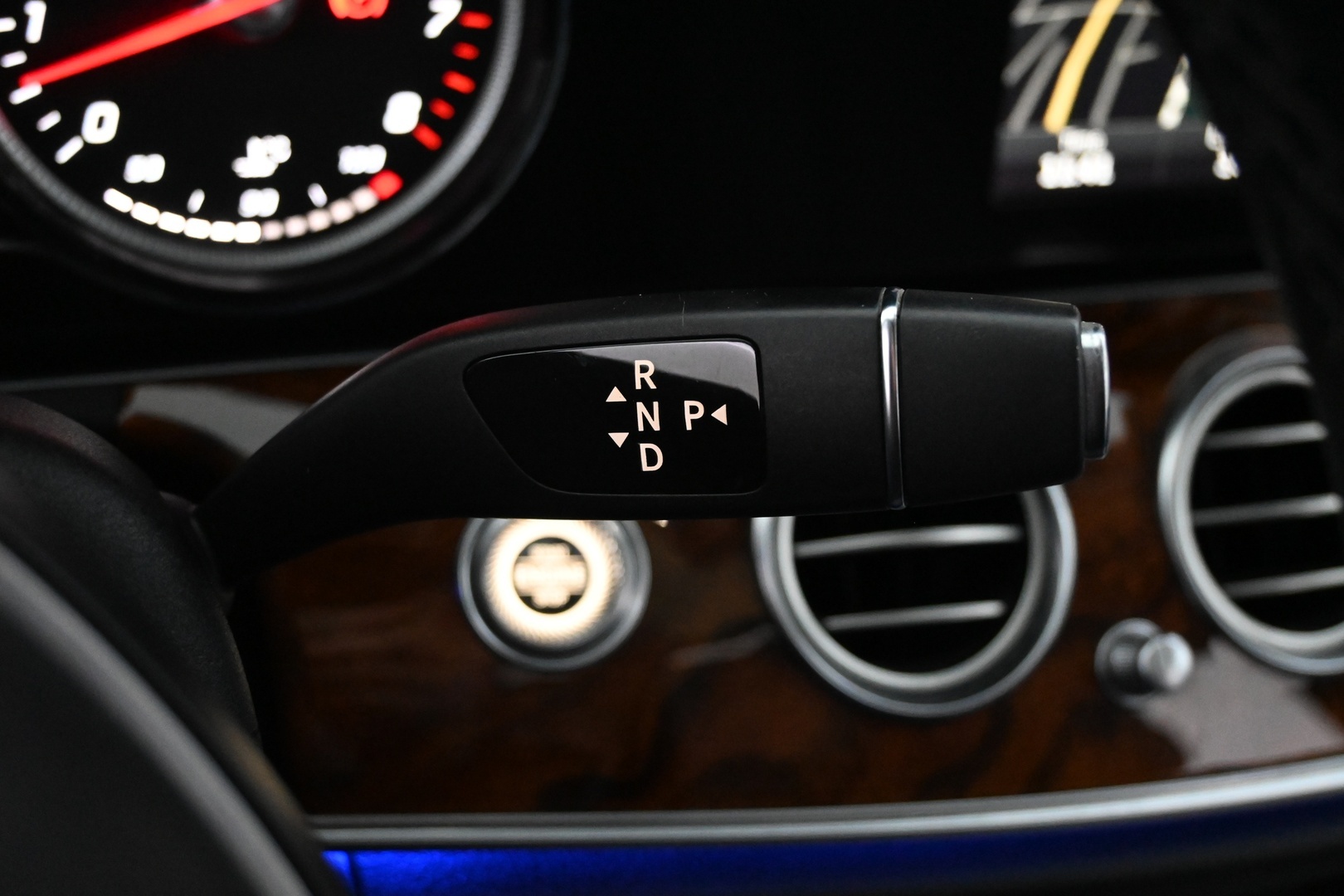 MERCEDES-BENZ E 2017