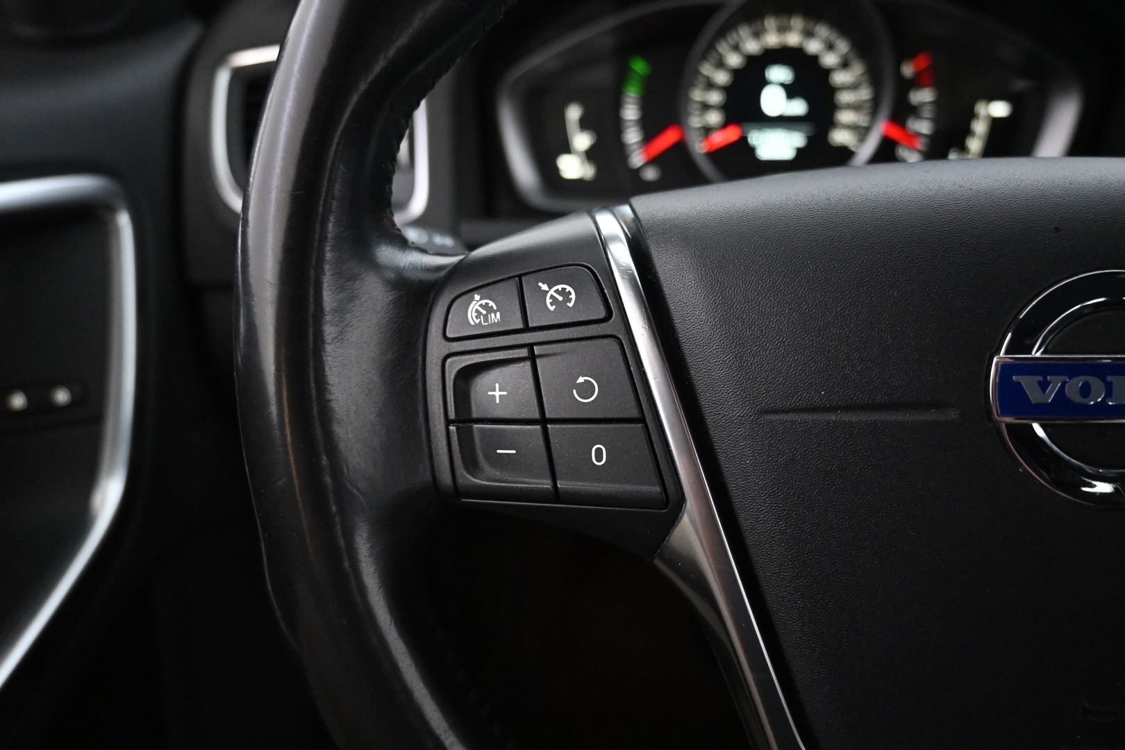 VOLVO V60 2014