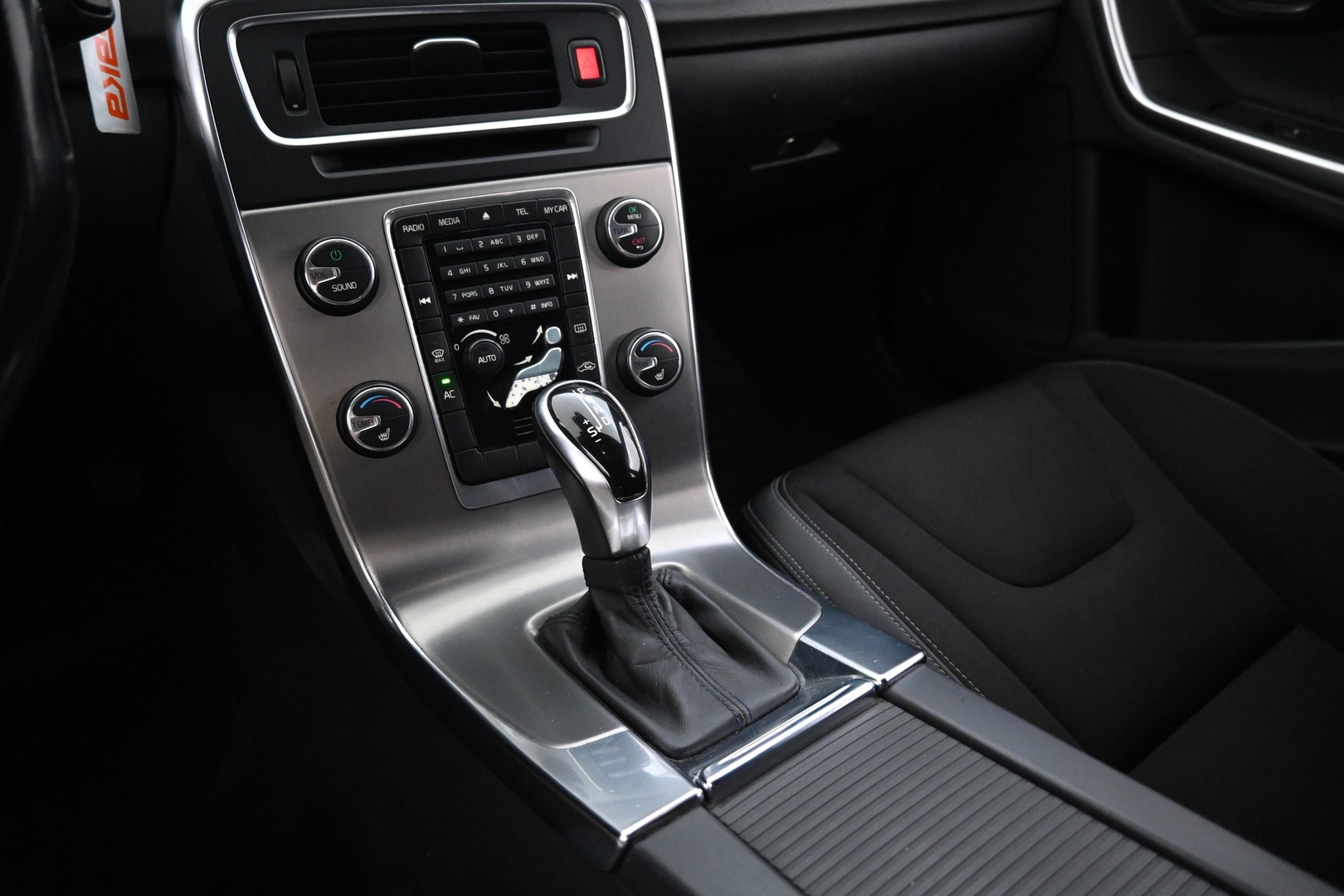 VOLVO V60 2014