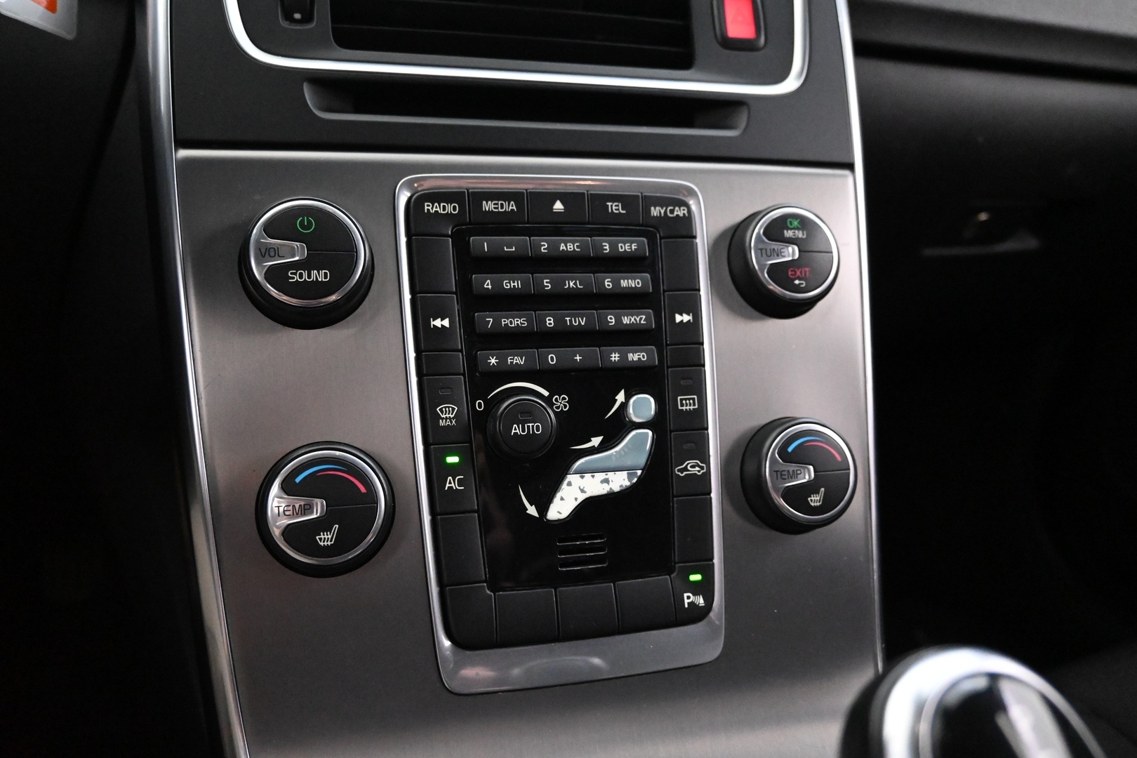VOLVO V60 2014