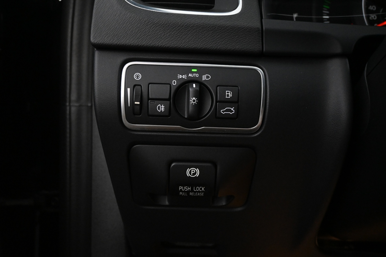 VOLVO V60 2014