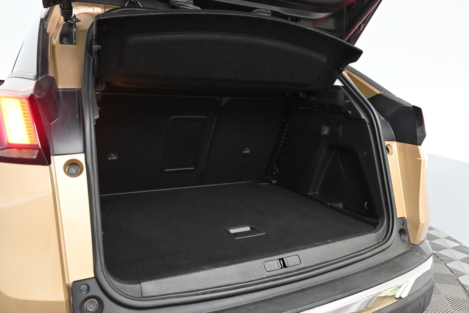 PEUGEOT 3008 2018