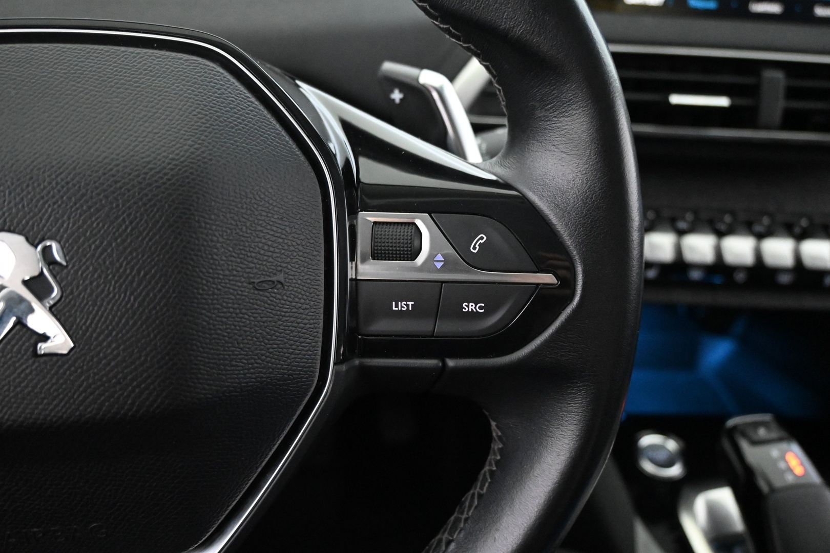 PEUGEOT 3008 2018