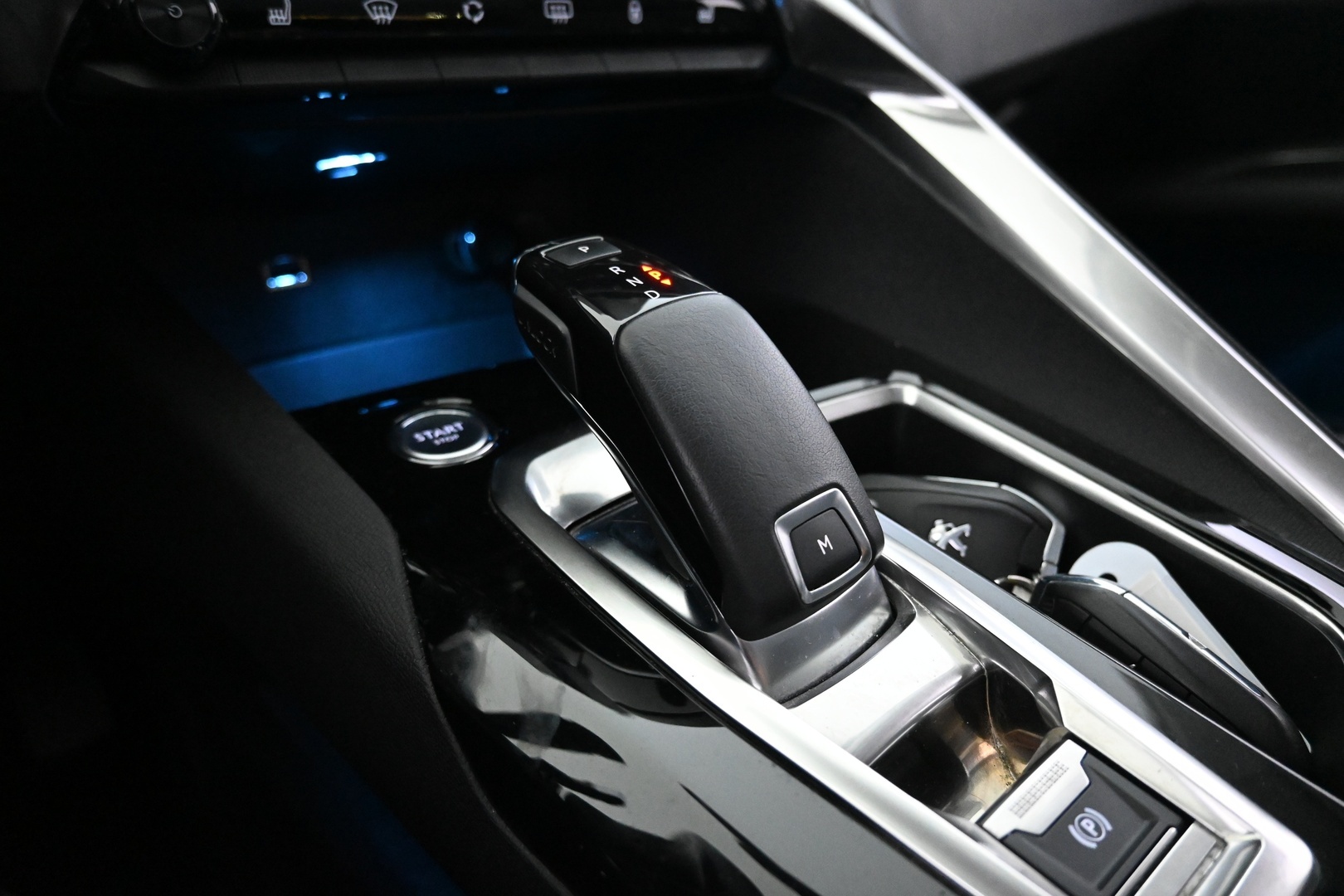 PEUGEOT 3008 2018