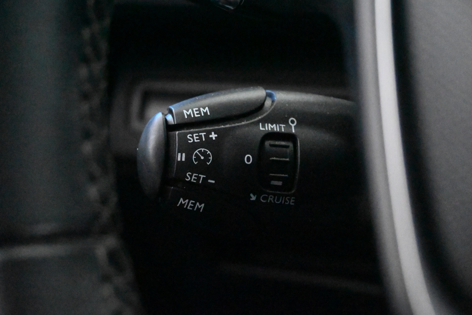 PEUGEOT 3008 2018