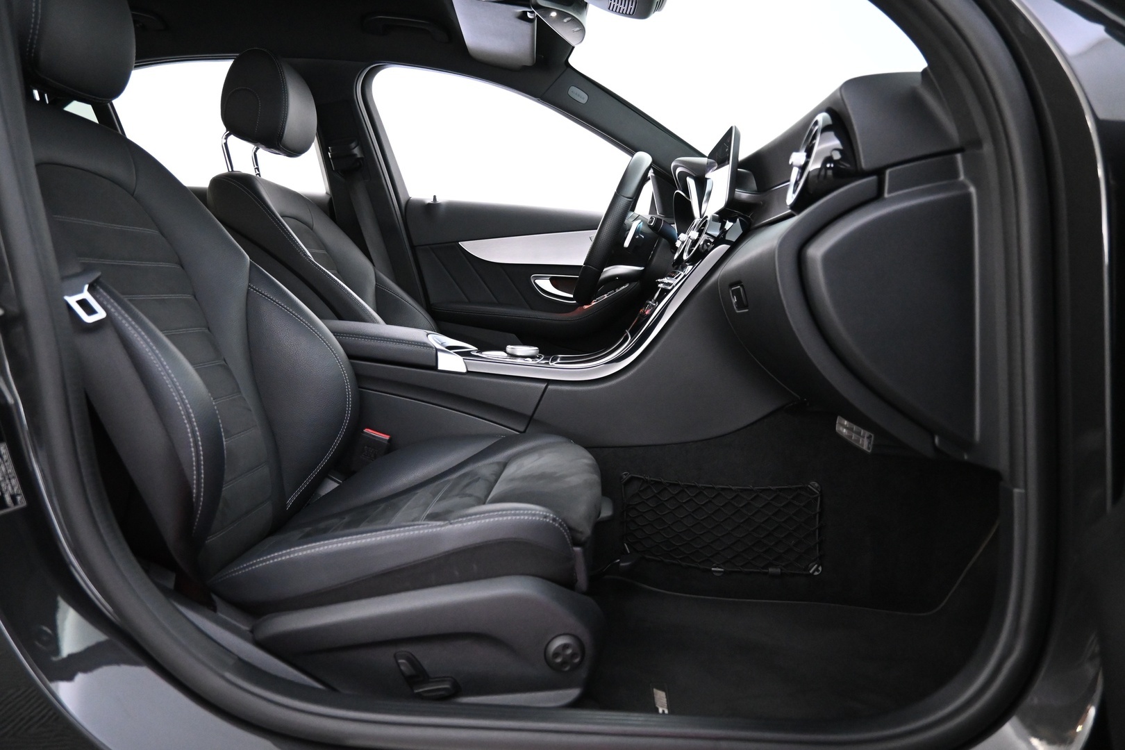 MERCEDES-BENZ C 2020