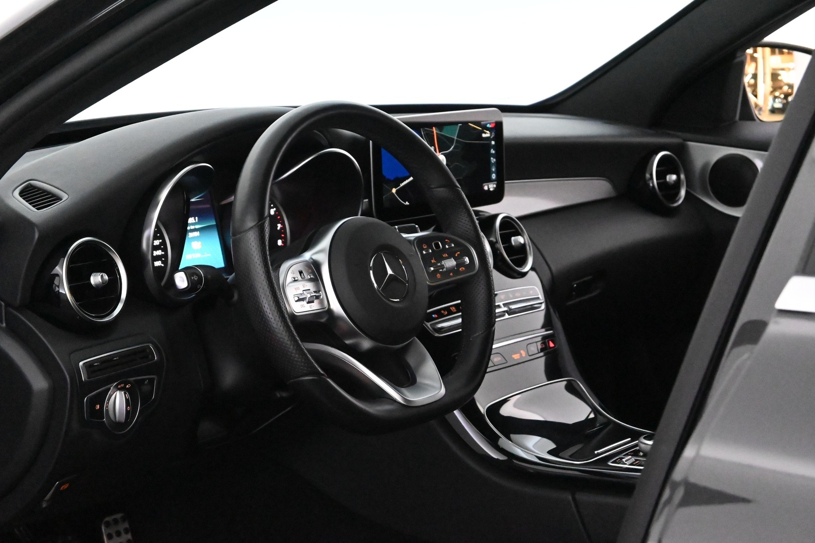 MERCEDES-BENZ C 2020