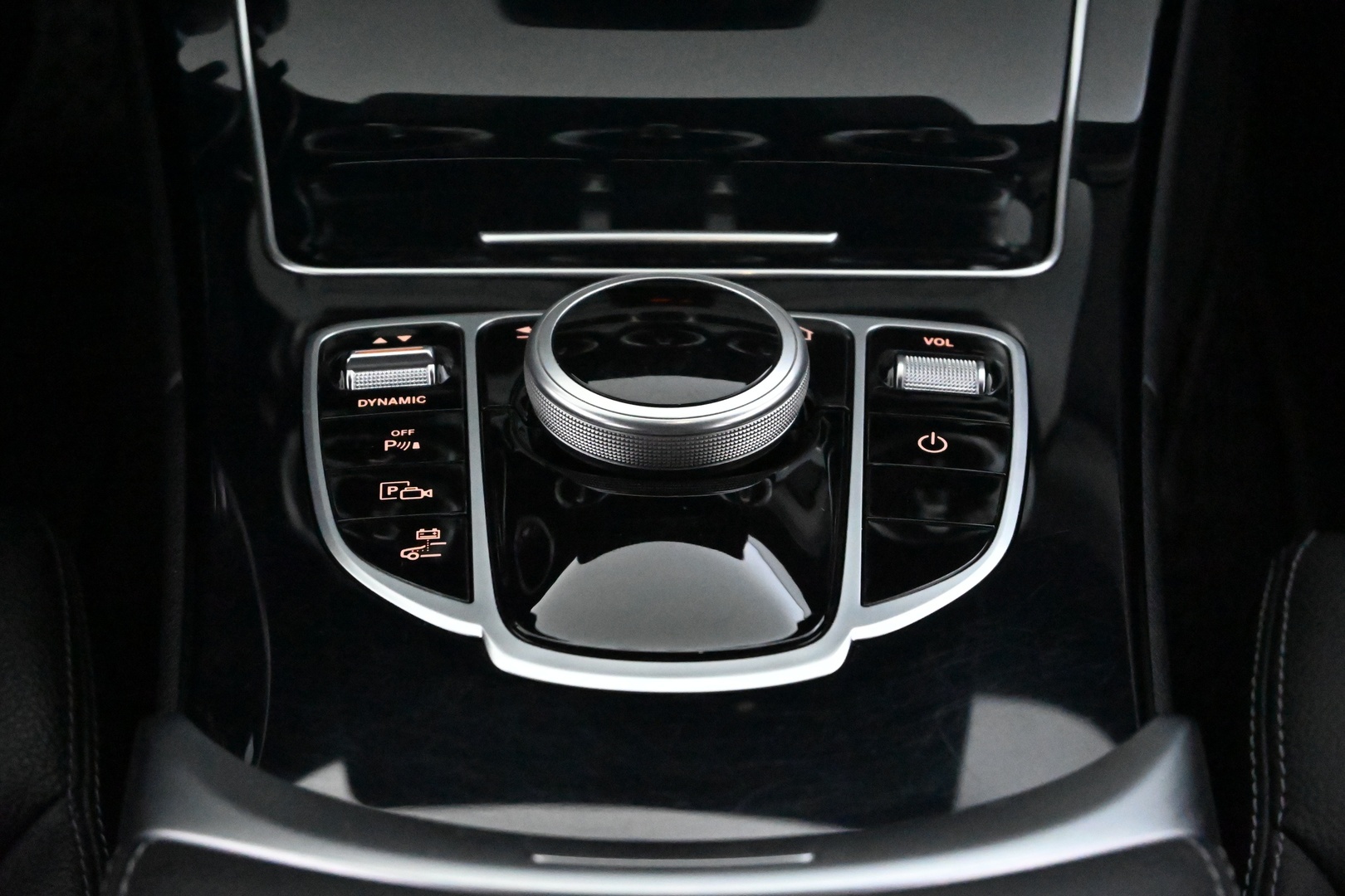 MERCEDES-BENZ C 2020