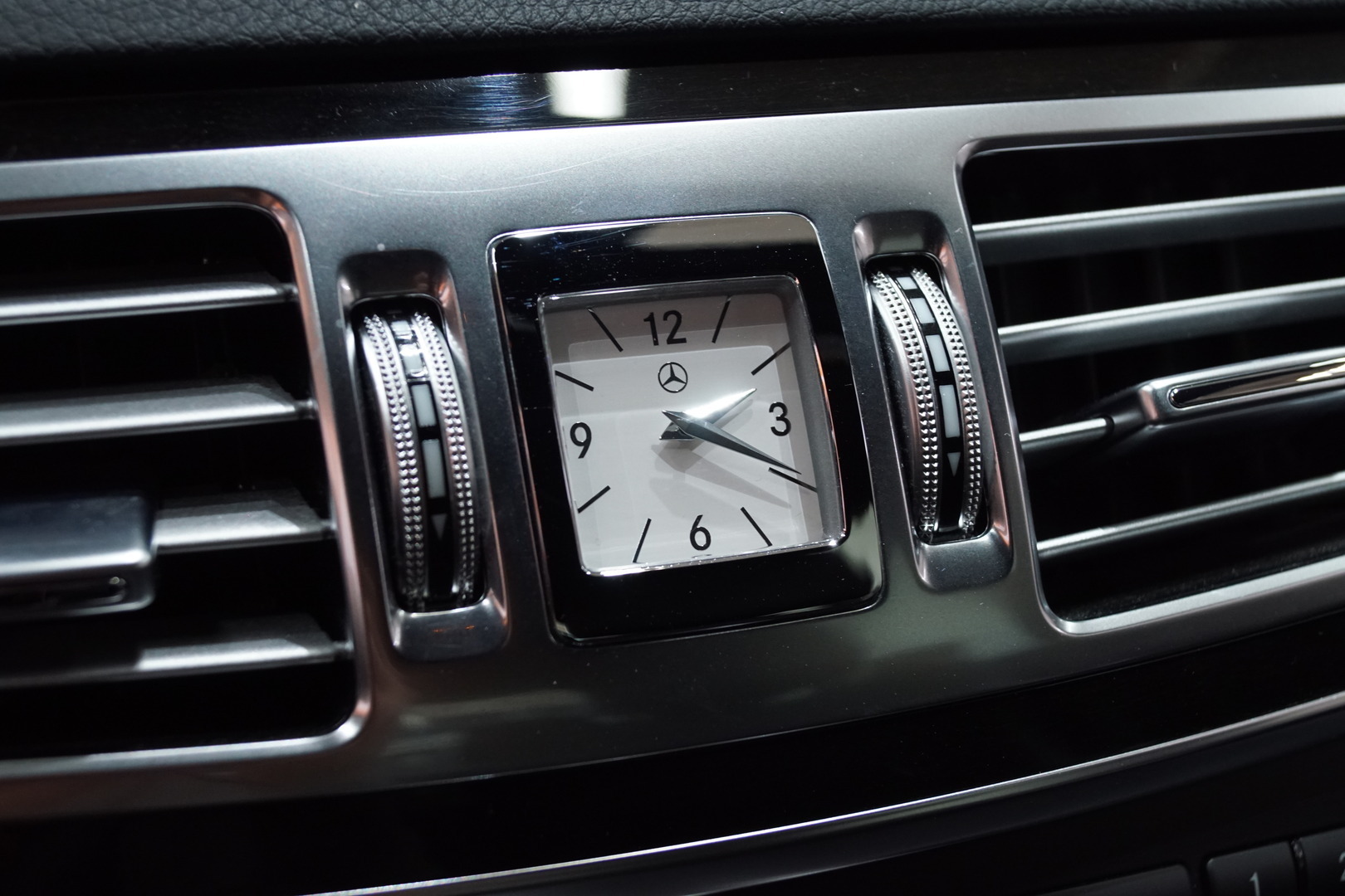 MERCEDES-BENZ E 2013