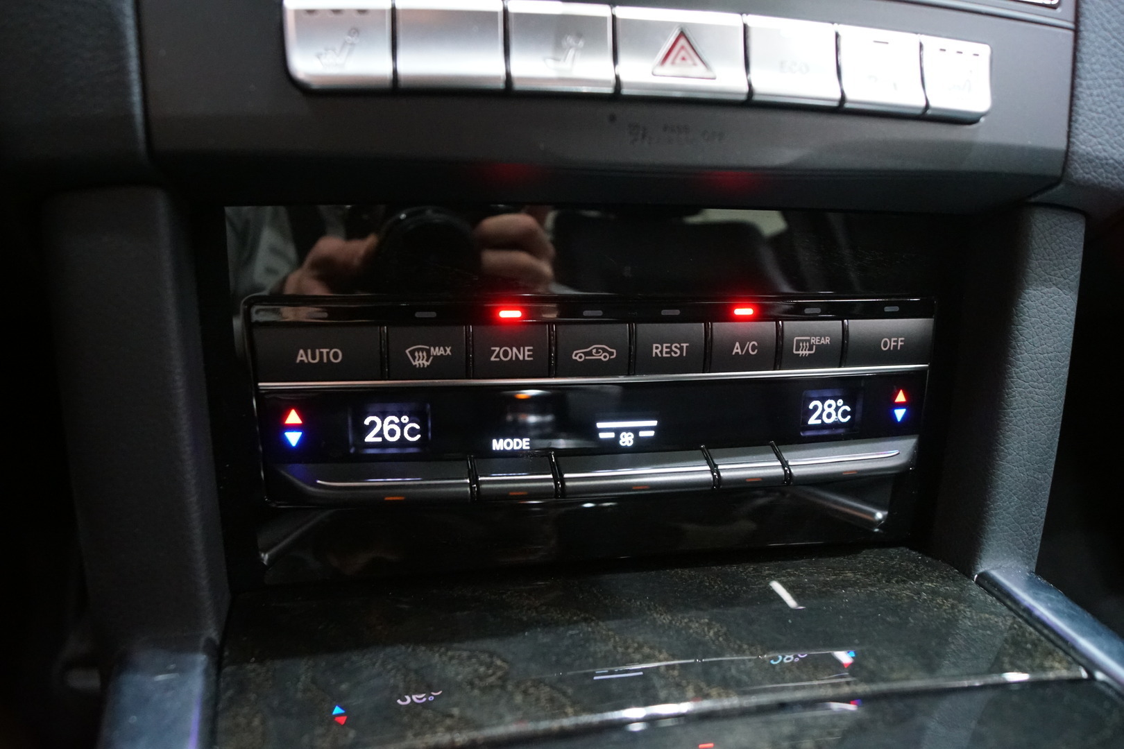 MERCEDES-BENZ E 2013