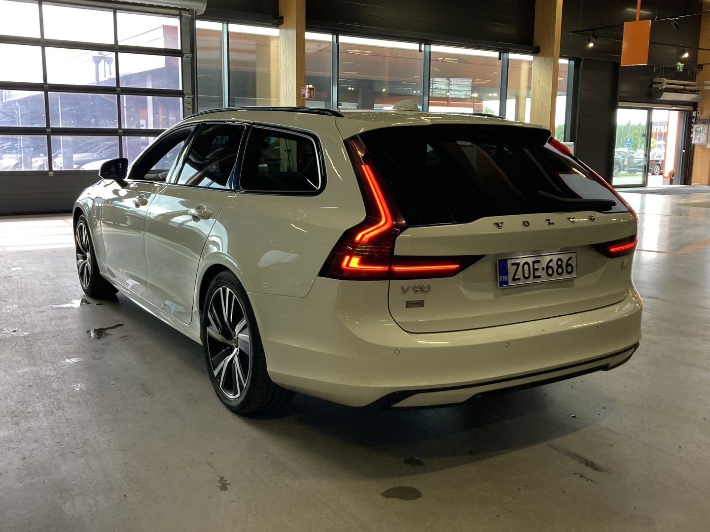VOLVO V90 2022