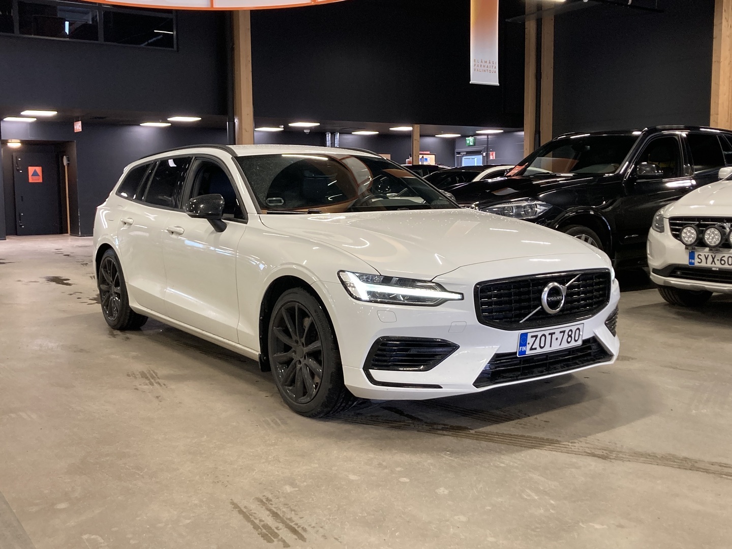 VOLVO V60 2020