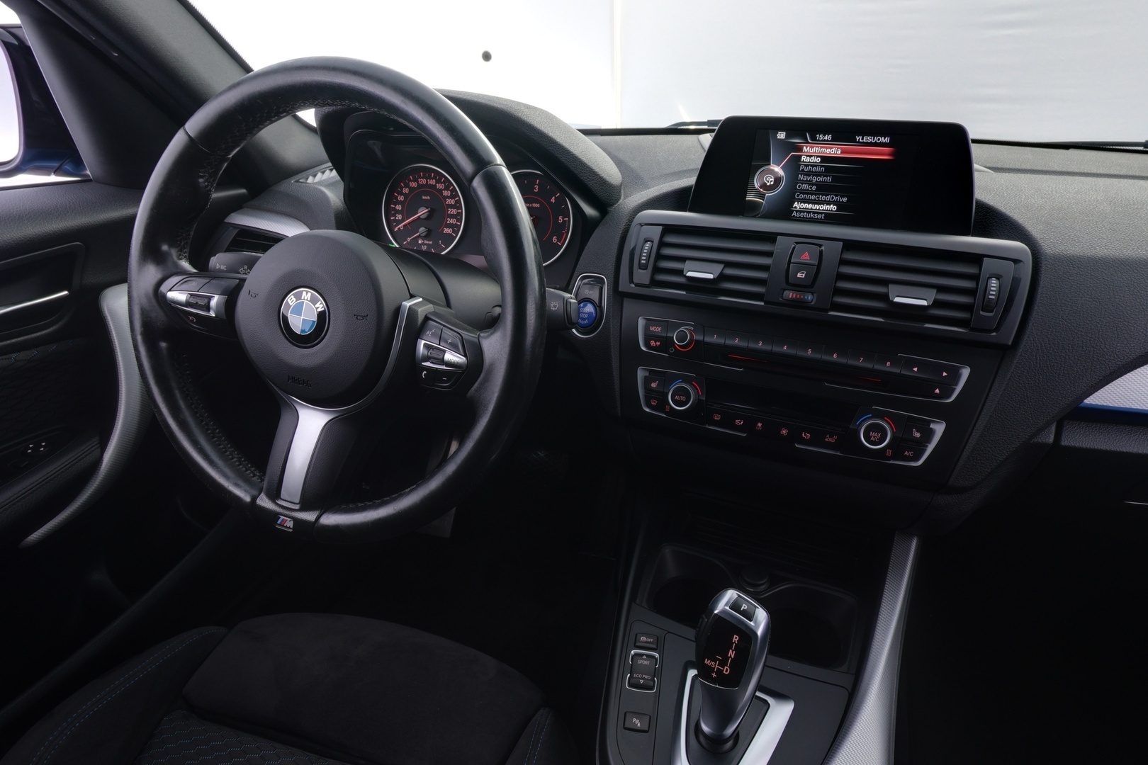 BMW 118 2015