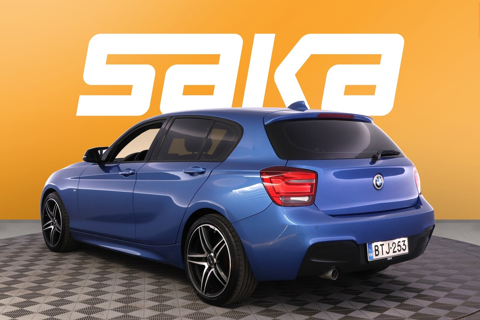 BMW 118 2015