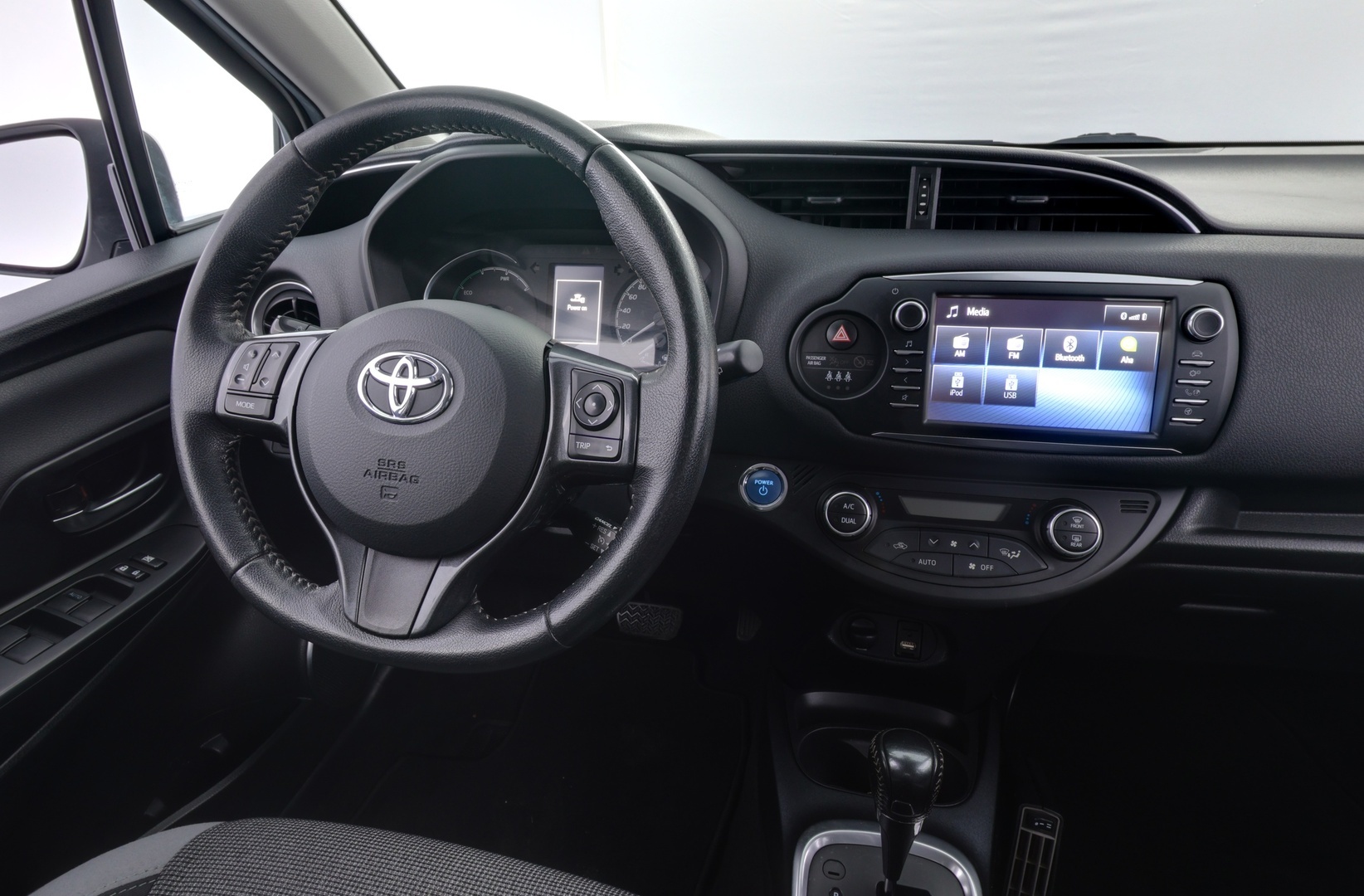 TOYOTA Yaris 2019