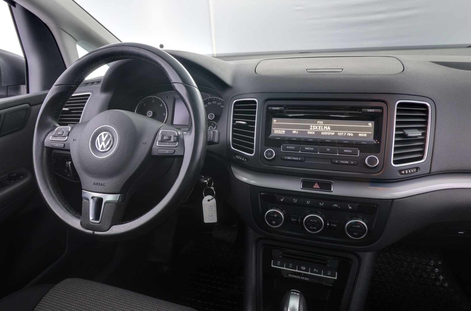 VOLKSWAGEN Sharan 2015