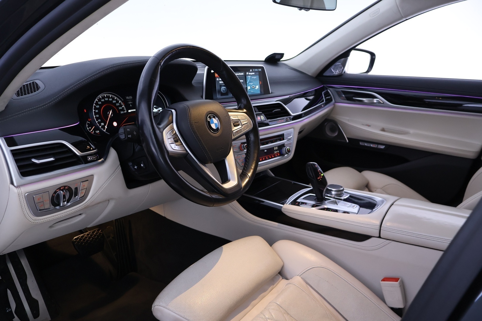 BMW 740 2018