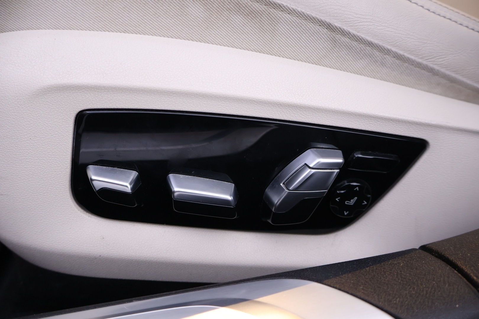 BMW 740 2018